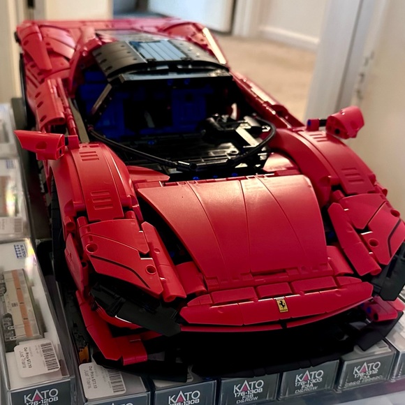 Sold LEGO Technic Ferrari Daytona SP3 42143, Race Car Model Building Kit, - Picture 4 of 11